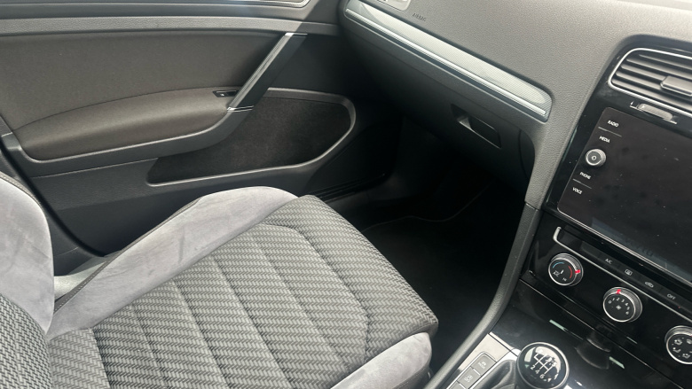 Volkswagen Golf 2.0 TDI R-Line 5dr Diesel Hatchback